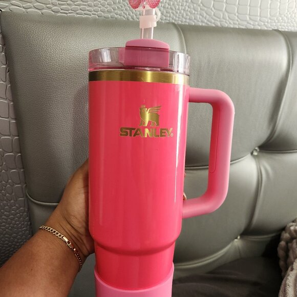 Pink parade - Picture 1 of 1